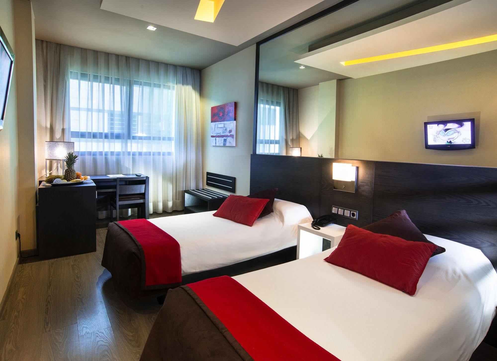 Be Live City Center Talavera Talavera de la Reina Bagian luar foto